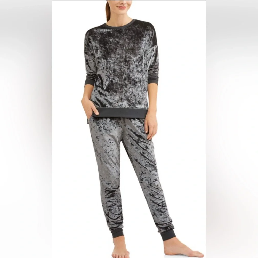 Secret Treasures Velour Soft Gray Pajamas Set size Small - Picture 8 of 9